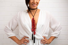 Load image into Gallery viewer, Kiss Necklace