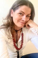 Load image into Gallery viewer, Kiss Necklace
